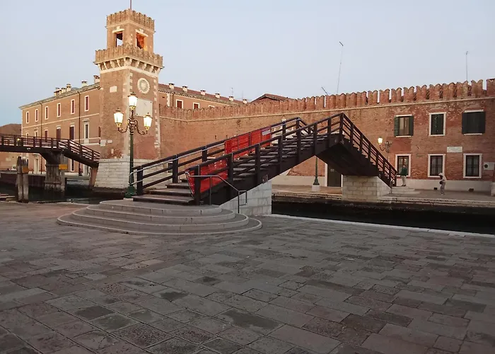 La Bella - Entire Private